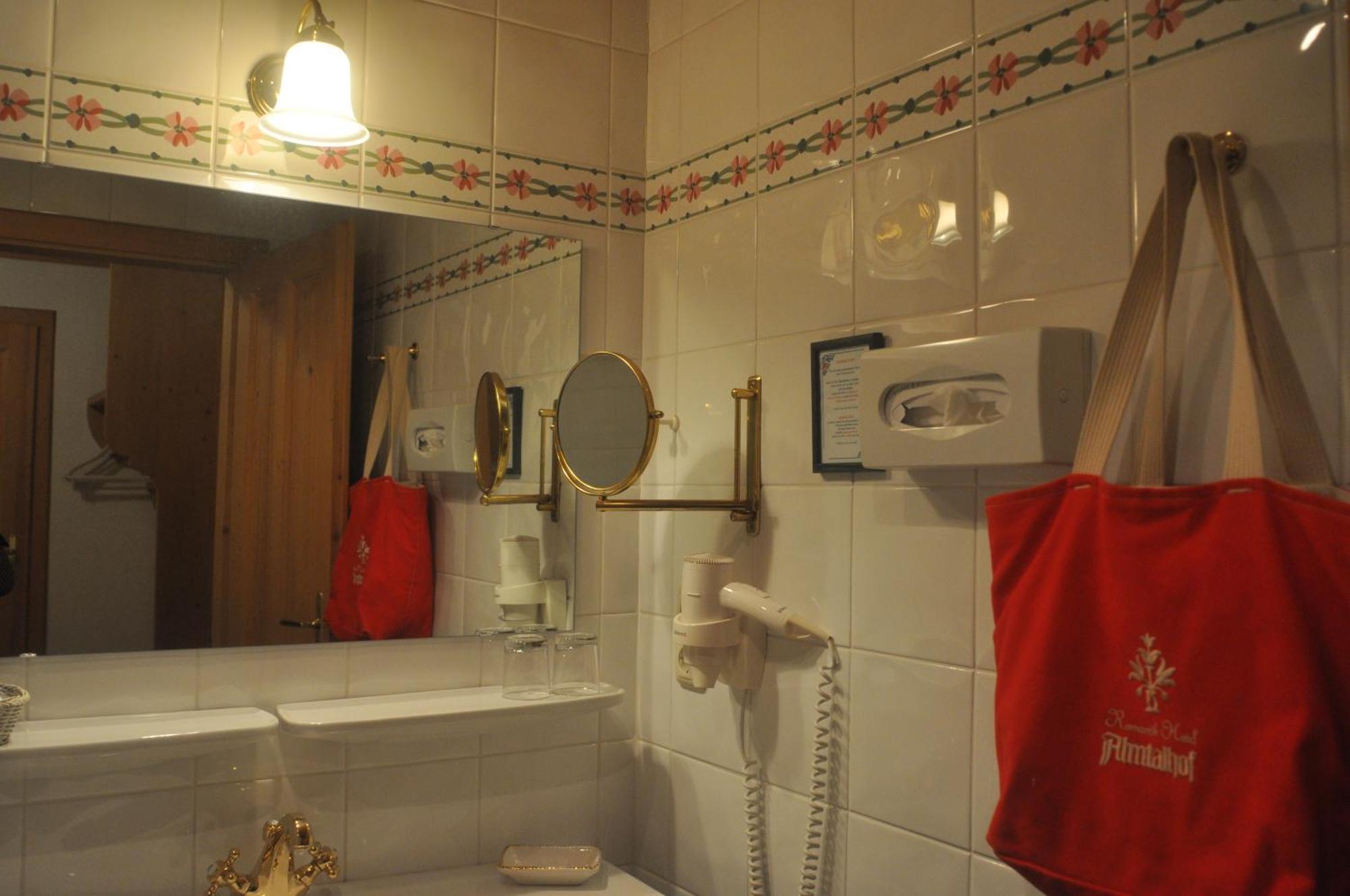 Romantikhotel Almtalhof Grünau im Almtal Oda fotoğraf
