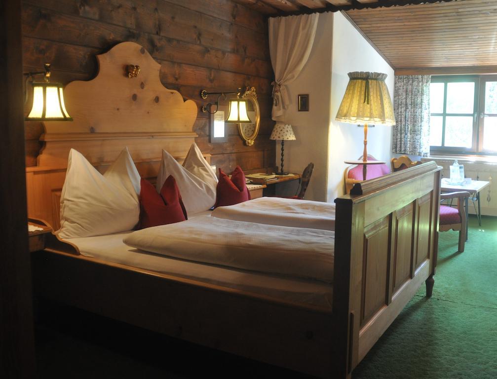 Romantikhotel Almtalhof Grünau im Almtal Oda fotoğraf